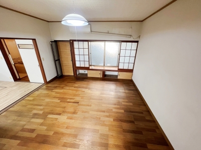 南小羽山町２丁目貸家